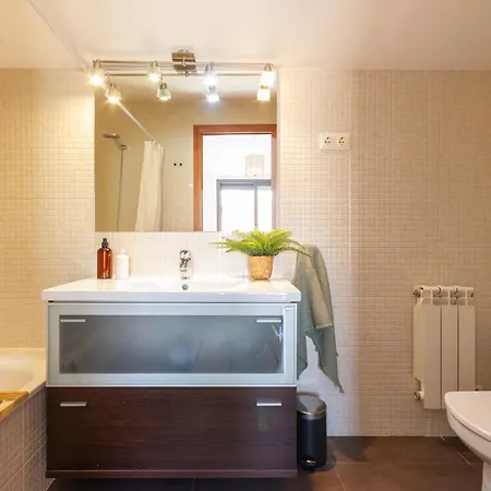Elegante Duplex En Terrassa, Barcelona Apartment *