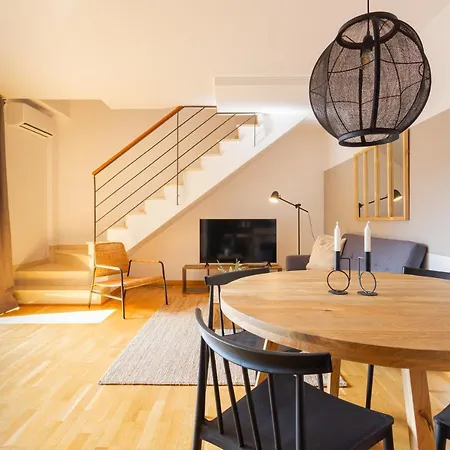 Elegante Duplex En Terrassa, Barcelona Apartment *